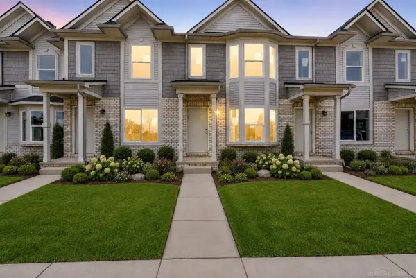 35300 Brittany #Unit 120 Building 14, New Baltimore, MI 48047