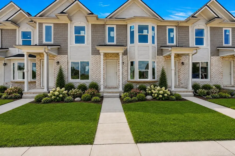 35300 Brittany #Unit 120 Building 14, New Baltimore, MI 48047 - #2