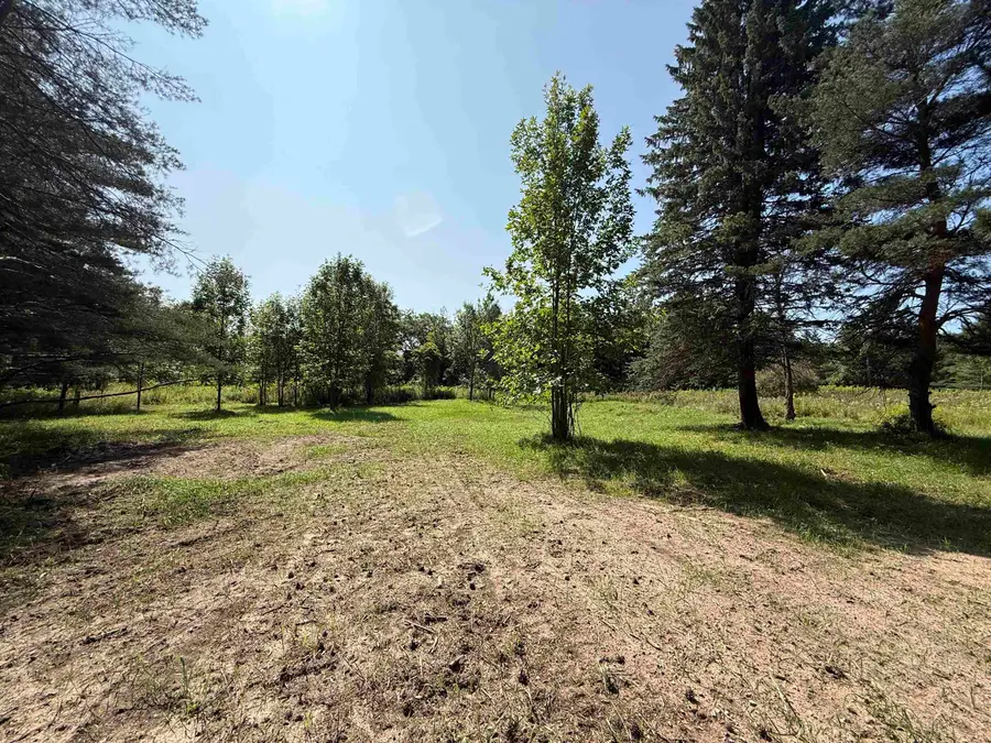 1635 Cumberland, Gladwin, MI 48624 - #2