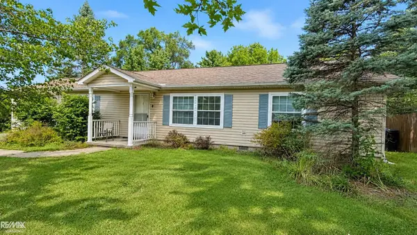 8303 Munrovia, Shelby Twp, MI 48317