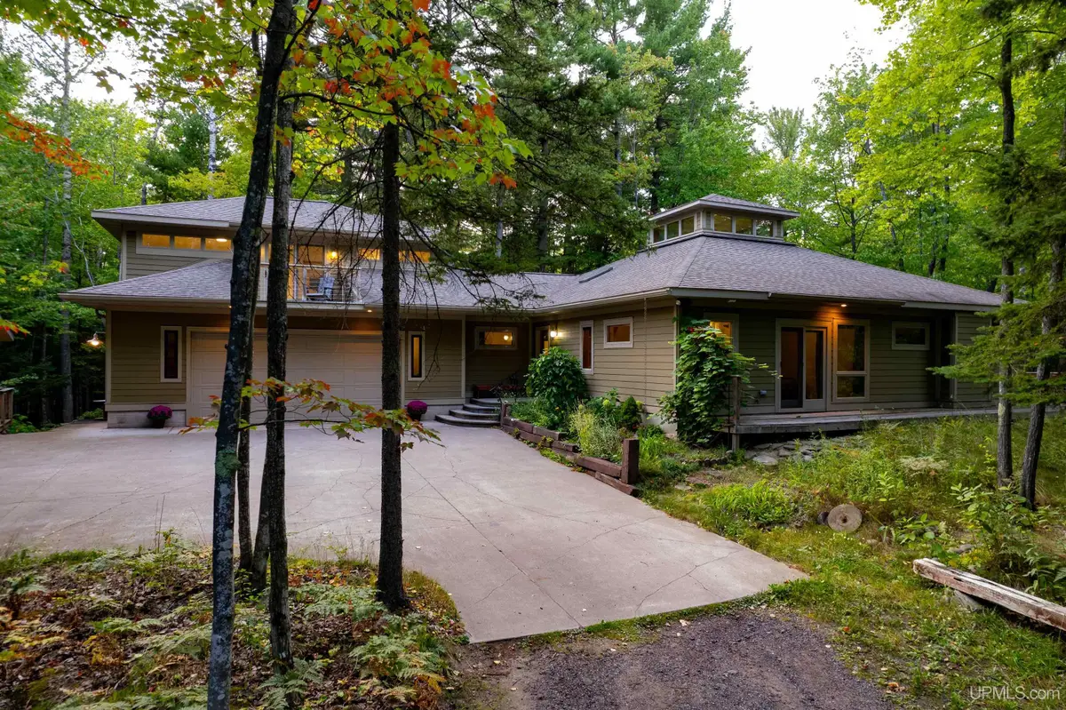 402 County 550, Marquette, MI 49855 - #1