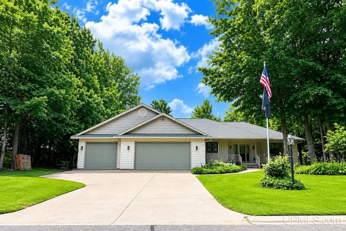 1075 Vistanna, Marquette, MI 49855 - #1