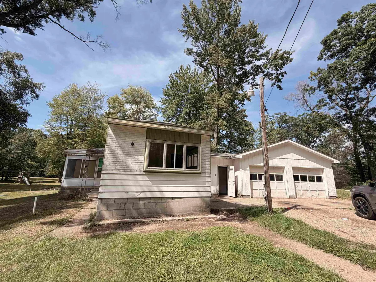 2303 W Edgewood, Farwell, MI 48622 - #1