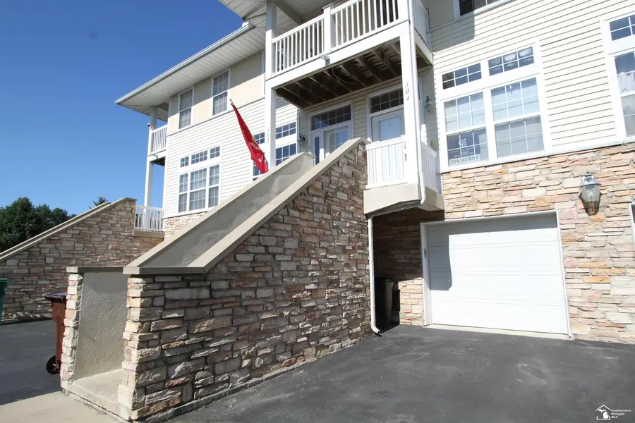 304 Beachwalk Trail, Luna Pier, MI 48157 - #3
