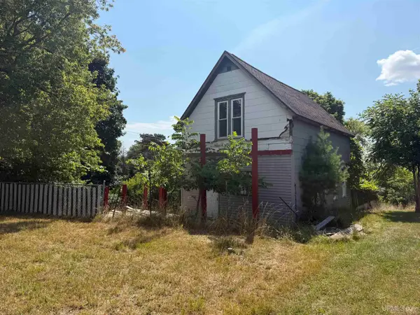 503 W Fleshiem, Iron Mountain, MI 49801