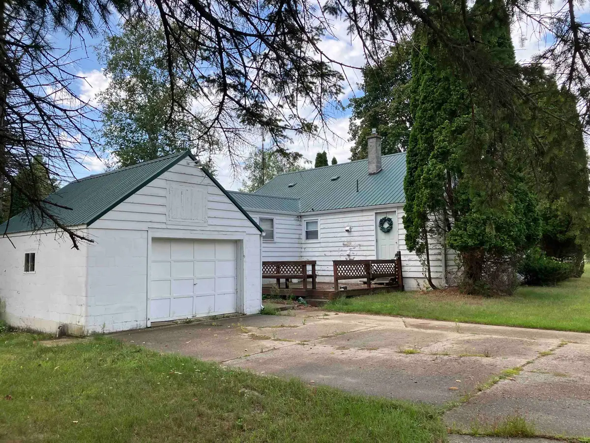 863 S M18, Gladwin, MI 48624 - #1