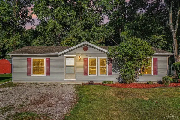 1079 N Huron, Linwood, MI 48634