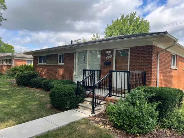 18285 Breezeway, Fraser, MI 48026