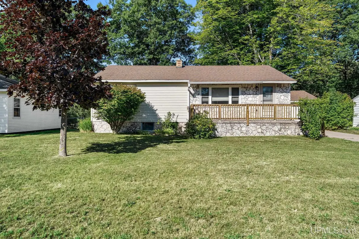 2011 Neidhart, Marquette, MI 49855 - #1