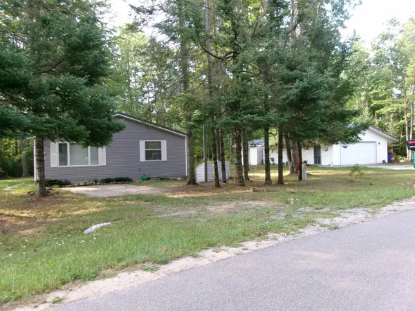 2761 Ashcroft, Lake, MI 48632