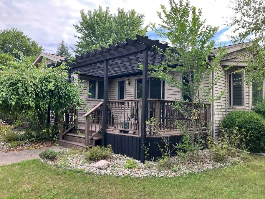 1000 N Silverleaf, Gladwin, MI 48624 - #3
