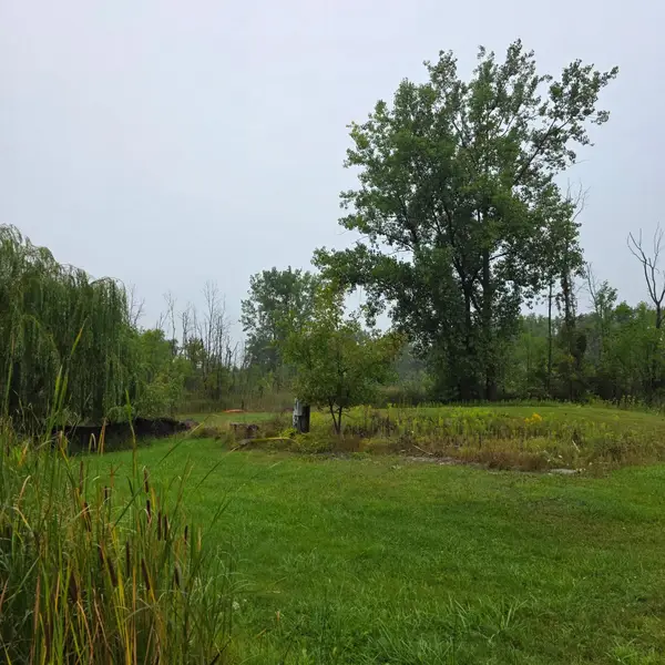 2963 E Pinconning Rd, Pinconning, MI 48650