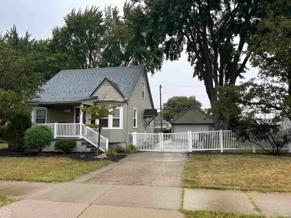 7393 Dale, Center Line, MI 48015