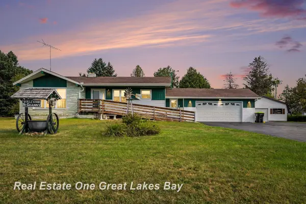 3822 Worth, Pinconning, MI 48650
