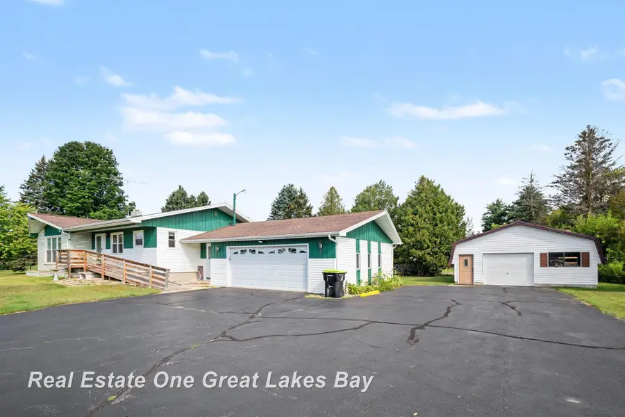 3822 Worth, Pinconning, MI 48650 - #3