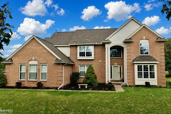 2295 Hidden Forest #47, Grand Blanc, MI 48439