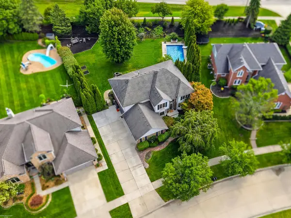 48556 Belltower, Macomb Twp, MI 48044