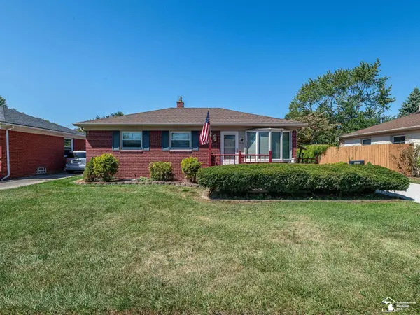 29444 Red Cedar, Flat Rock, MI 48134