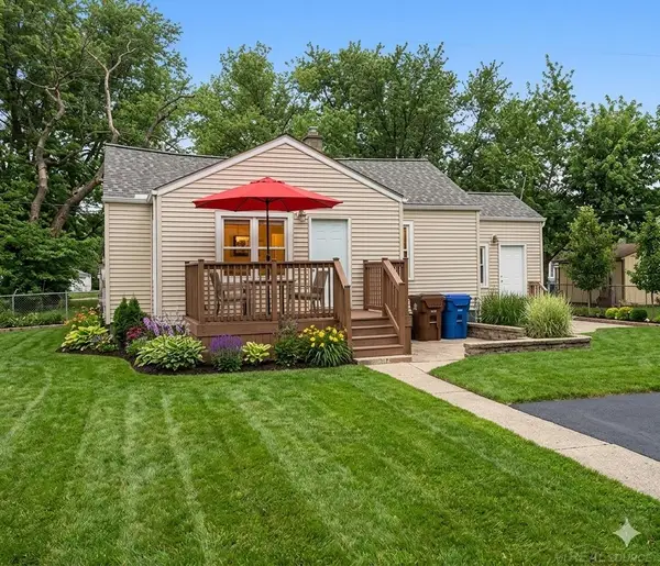 8275 Essex, Warren, MI 48089