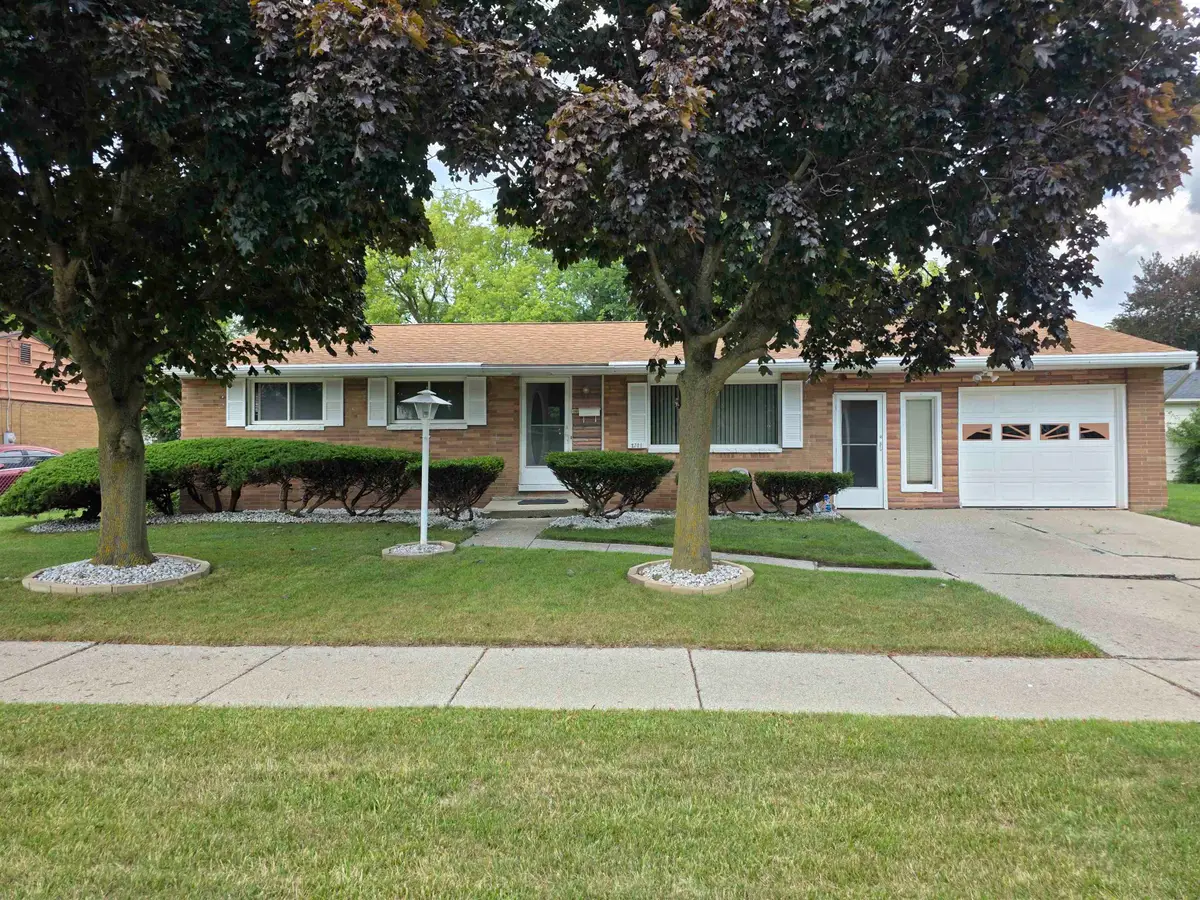 2701 Needham, Saginaw, MI 48601 - #1