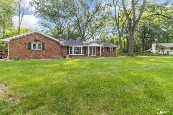 3319 Deepwood, Lambertville, MI 48144