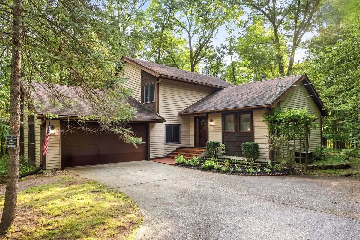 6212 Sturgeon Creek, Midland, MI 48640 - #1