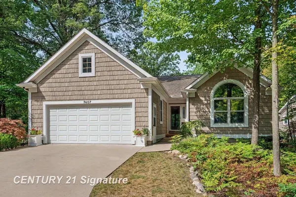 7407 Rock Hollow Ln, Midland, MI 48642