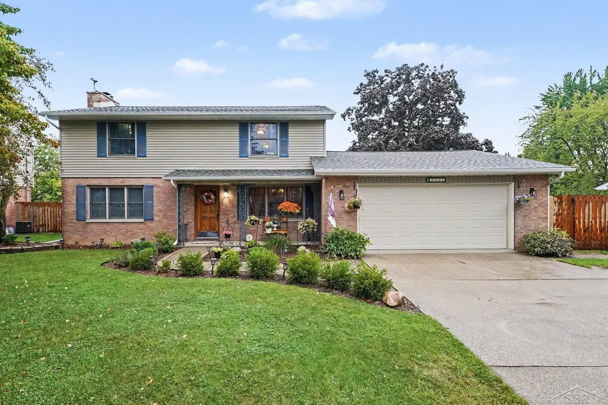 3351 Parkway, Bay City, MI 48706 - #1