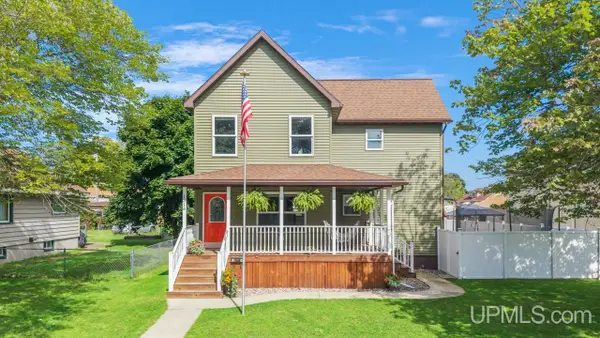 1314 Montana, Gladstone, MI 49837