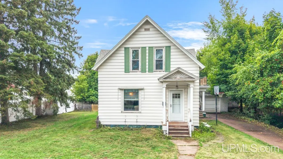 304 W F, Iron Mountain, MI 49801 - #1