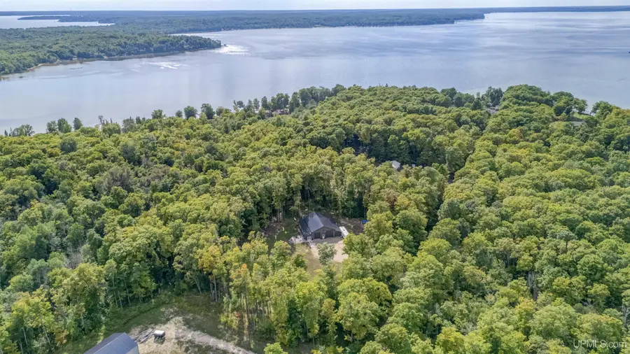 16865 Bil Mar Beach Rd, Curtis, MI 49820 - #2