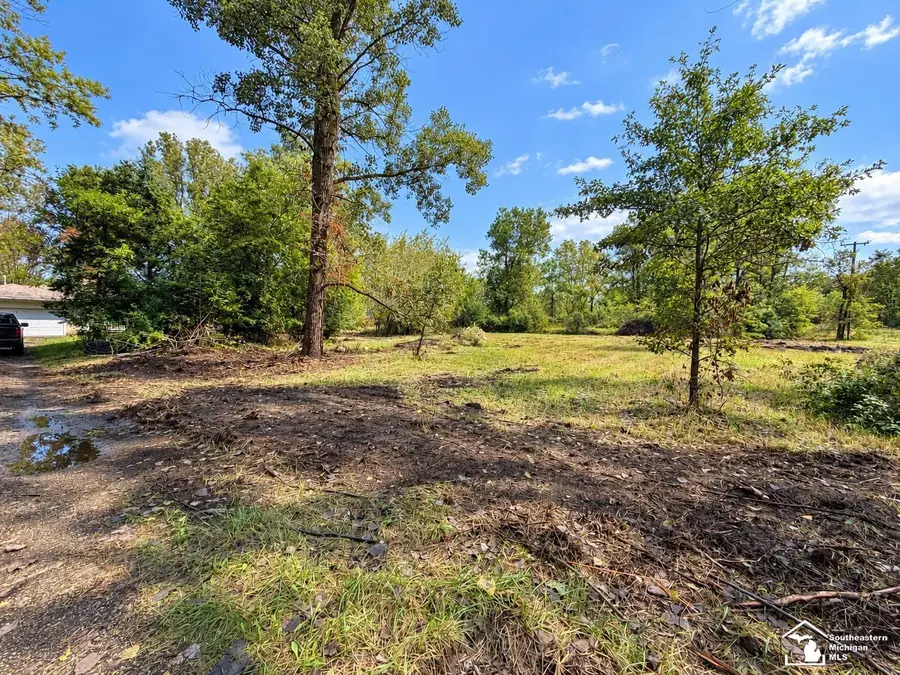 6718 Colf, Carleton, MI 48117 - #2