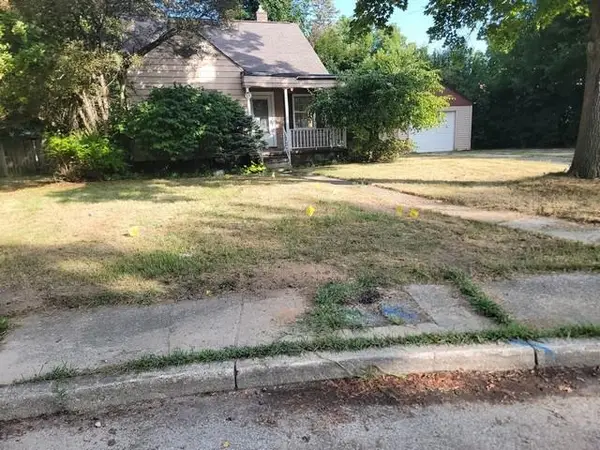16 Southlawn Court, Saginaw, MI 48602