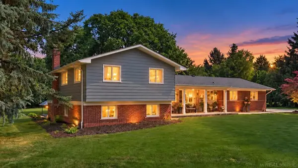 41306 Llewelyn, Northville, MI 48167