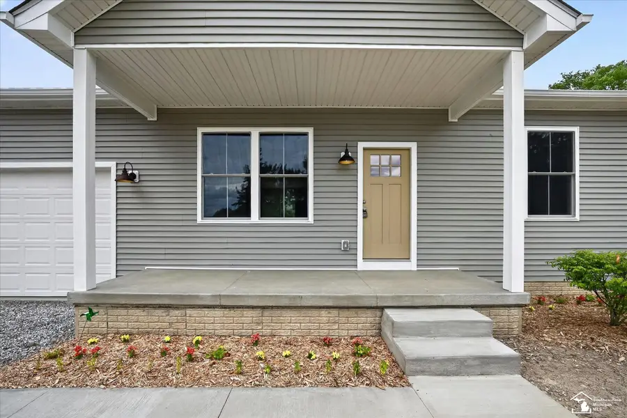 926 Ford, Carleton, MI 48117 - #3