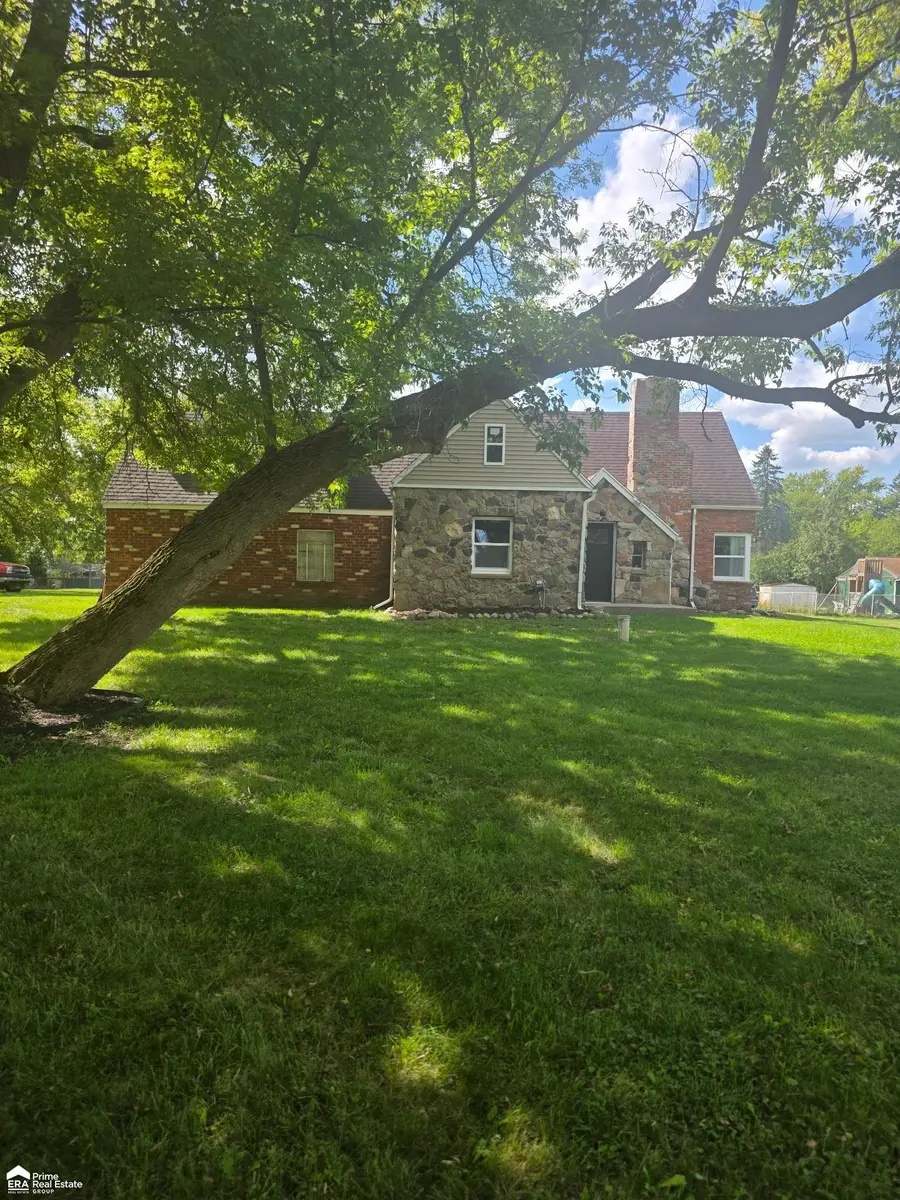 1491 Iva, Burton, MI 48509 - #2