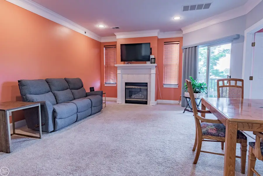 39178 Hayes #building 1 Unit 23, Clinton Township, MI 48038 - #2