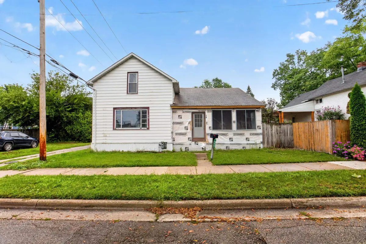 909 17th, Bay City, MI 48708 - #1