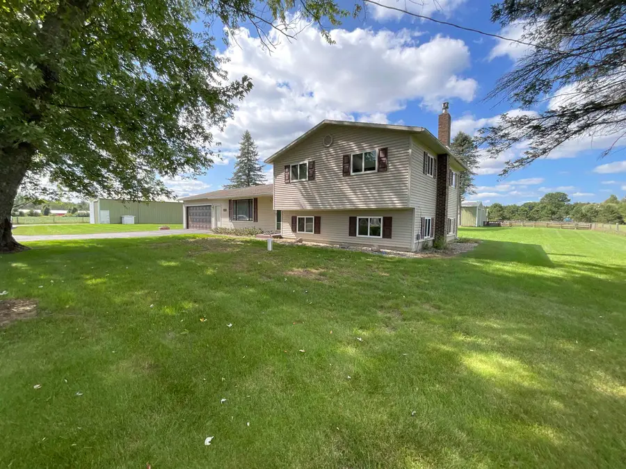 191 N Hockaday, Gladwin, MI 48624 - #3