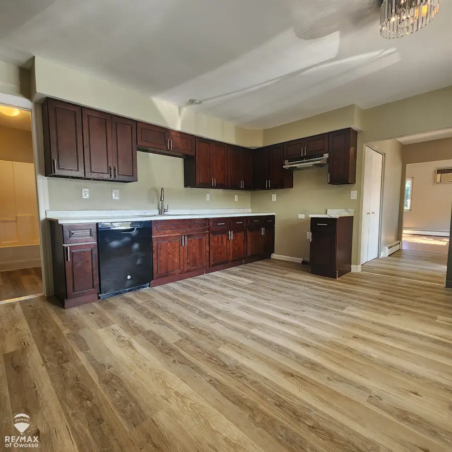 129 W Walnut, Saint Charles, MI 48655 - #3