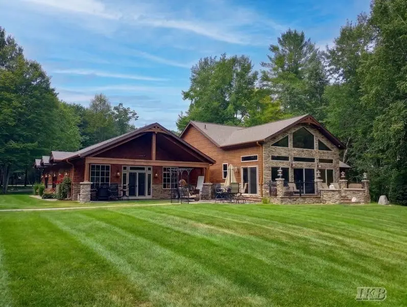 4074 Pineway, Gladwin, MI 48624 - #3