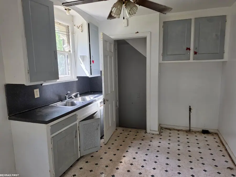 18269 Stout, Detroit, MI 48219 - #3