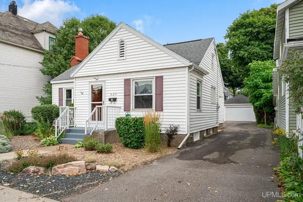 424 N Front, Marquette, MI 49855