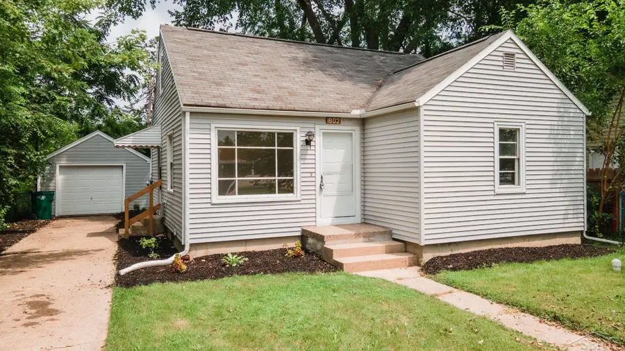 1602 W Mount Hope, Lansing, MI 48910 - #2