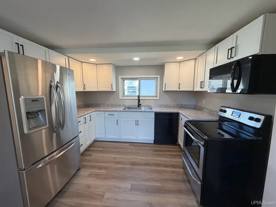 609 N 18th, Escanaba, MI 49829 - #2