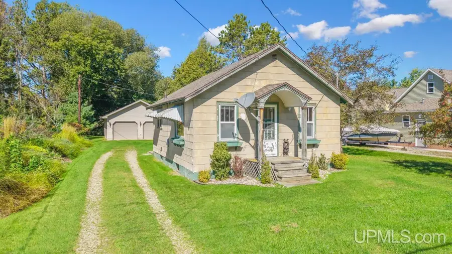 9113 Bayshore, Gladstone, MI 49837 - #2