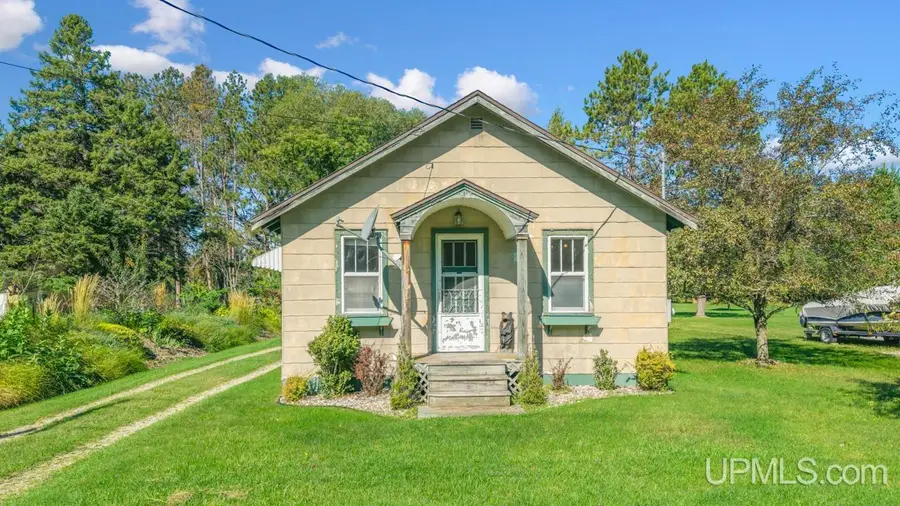 9113 Bayshore, Gladstone, MI 49837 - #3