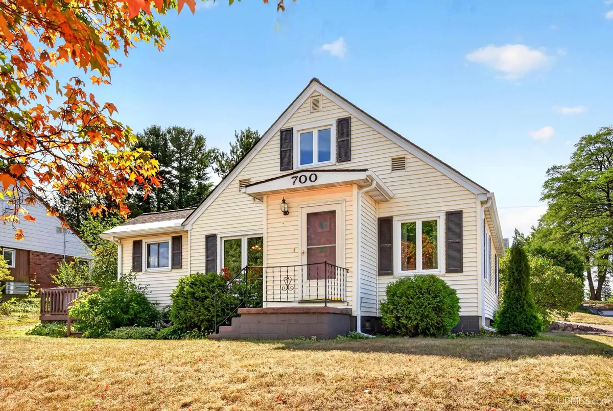700 Poplar, Ishpeming, MI 49849 - #1