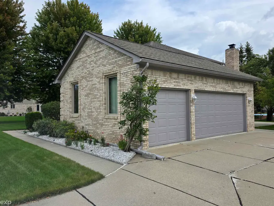 47630 Robins Nest, Shelby, MI 48315 - #2