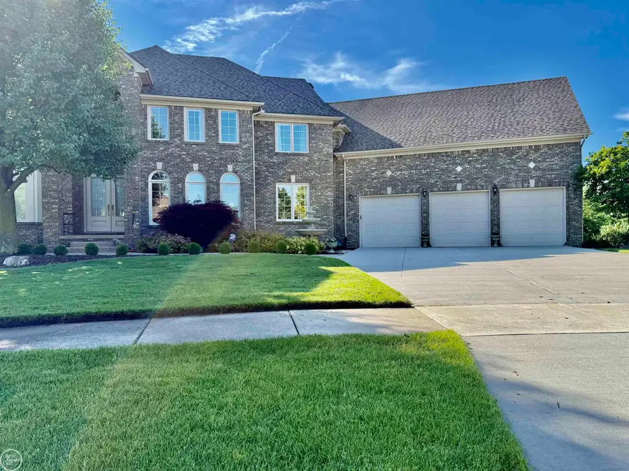 54828 Danielle, New Baltimore, MI 48047 - #2